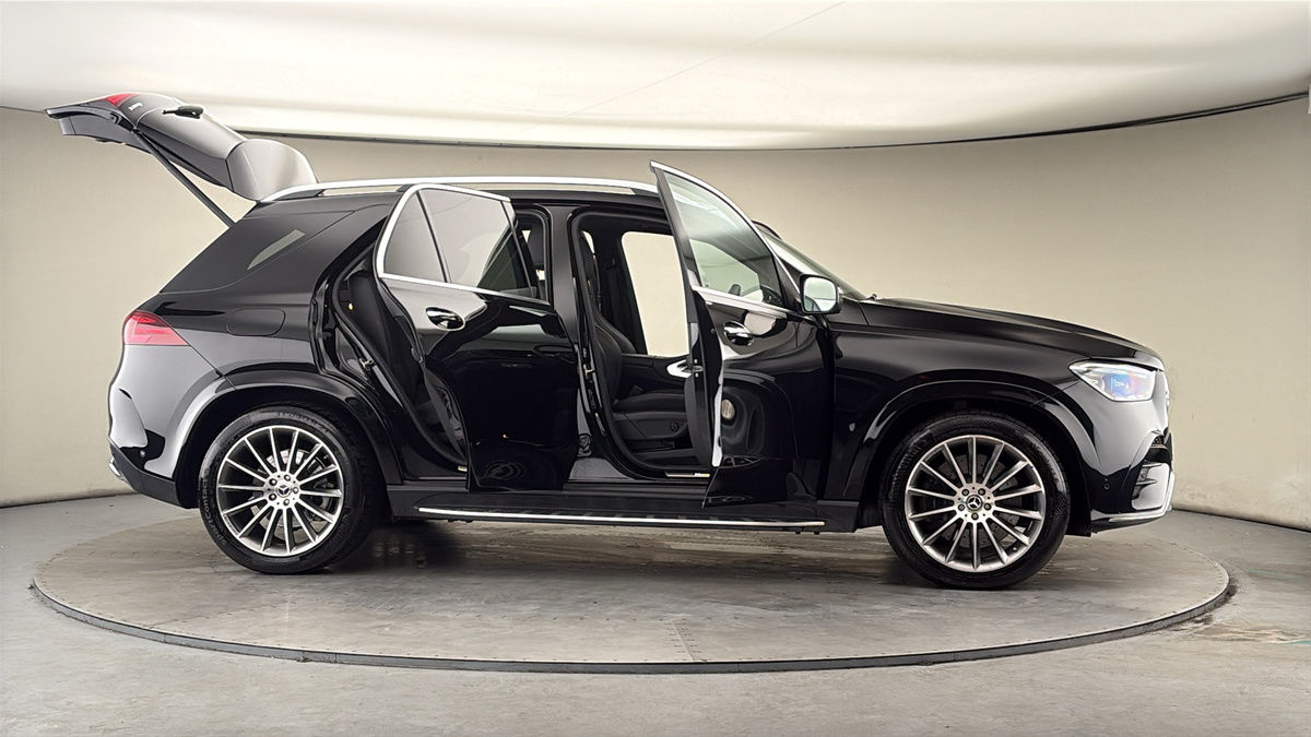 More views of Mercedes-Benz GLE