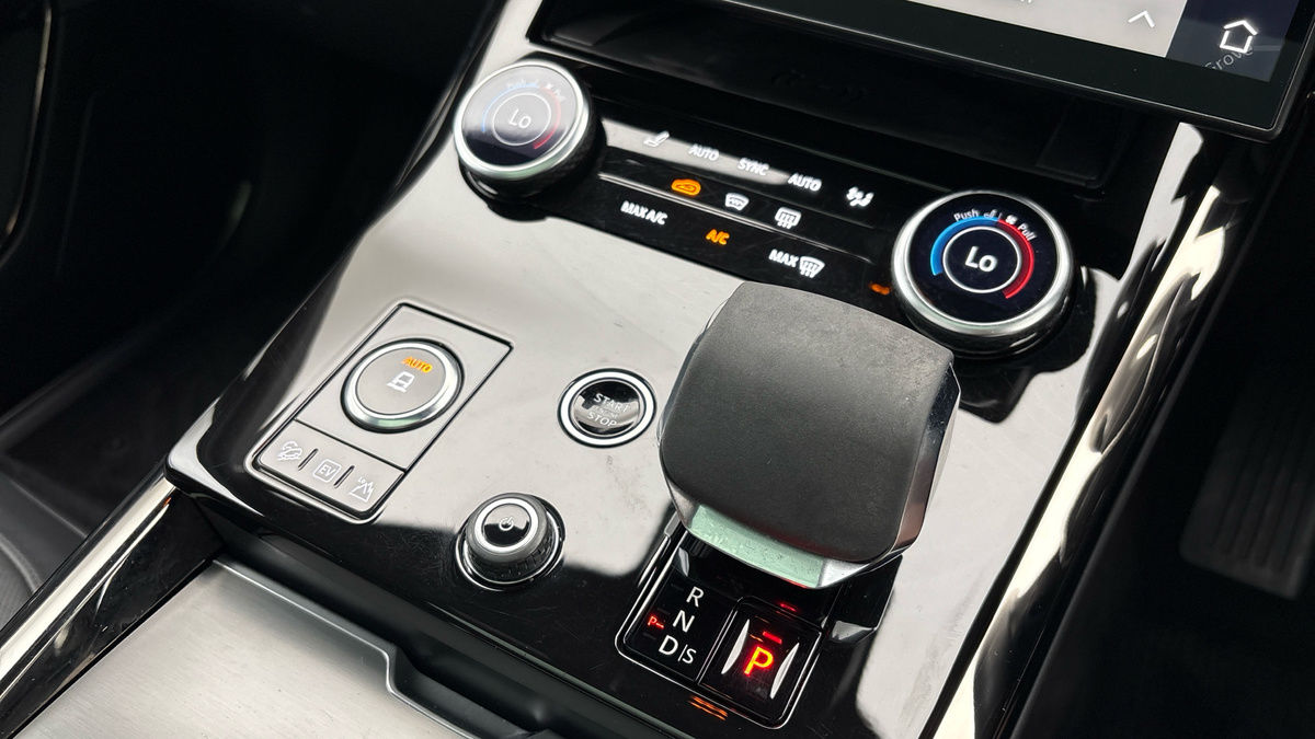 Land Rover Range Rover Sport Image 25