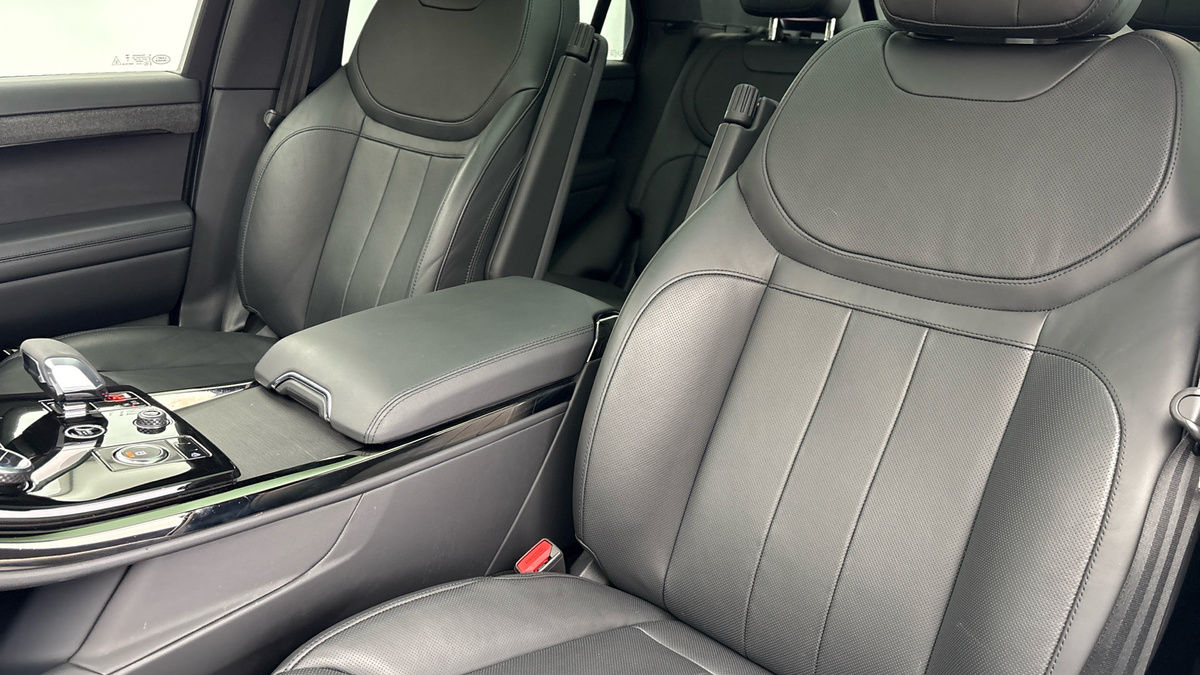 Land Rover Range Rover Sport Image 7