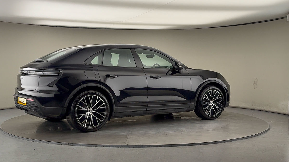 More views of Porsche Macan