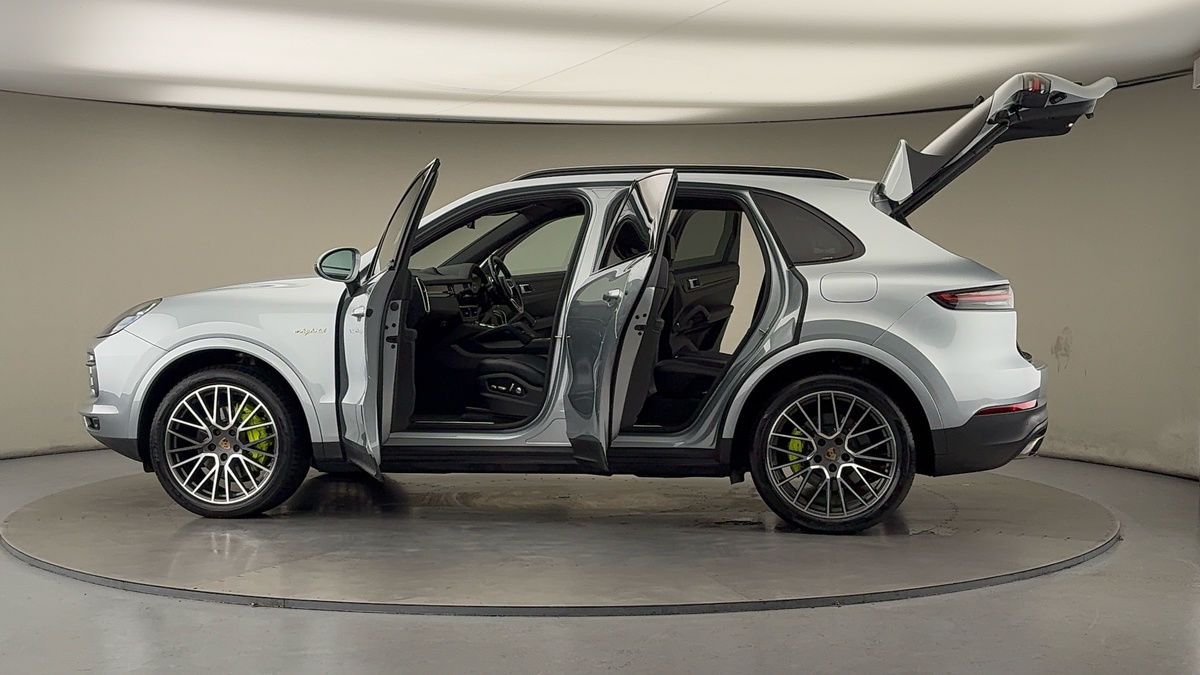 More views of Porsche Cayenne