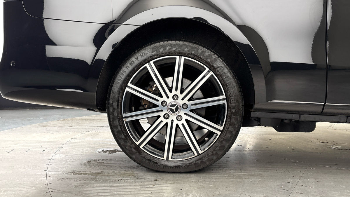 Mercedes-Benz V Class Image 10