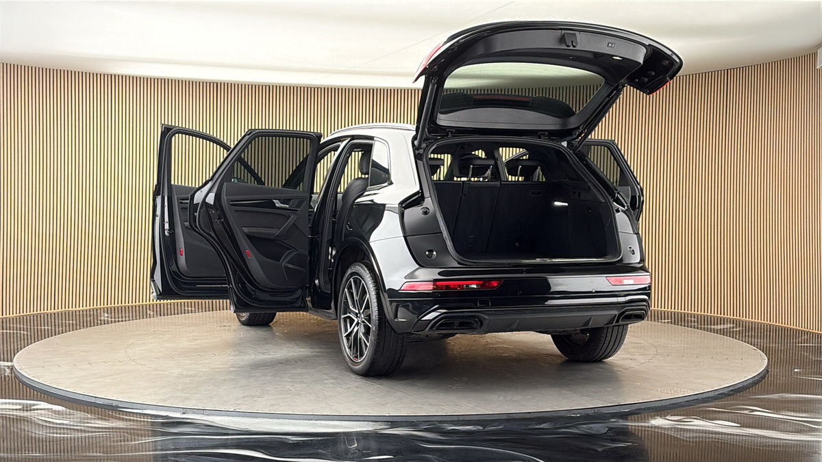 More views of Audi Q5