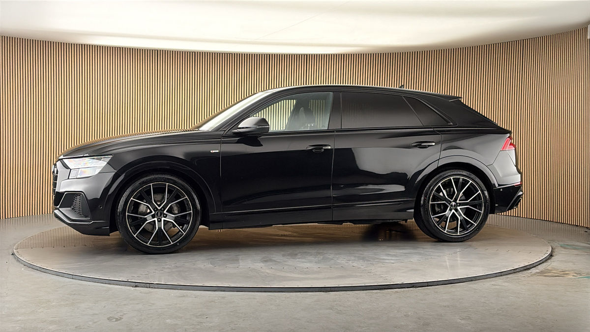 More views of Audi Q8