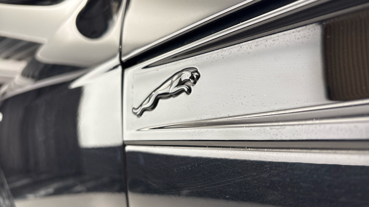 Jaguar F-Type Image 38