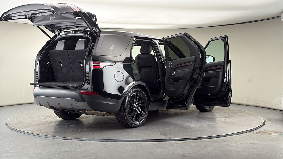 More views of Land Rover Discovery