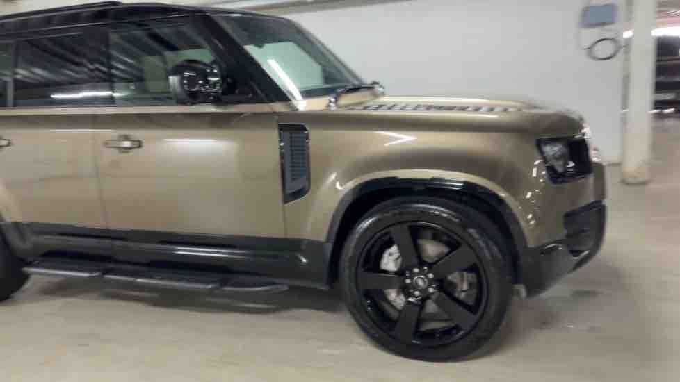 More views of Land Rover Defender 110