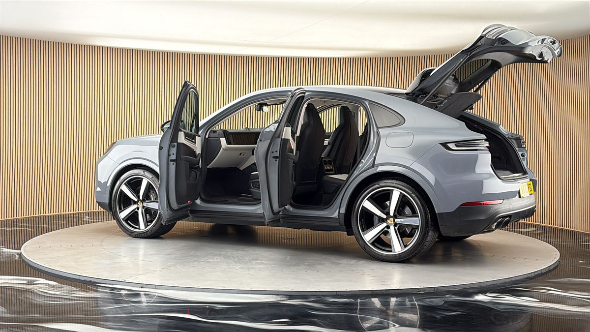 More views of Porsche Cayenne