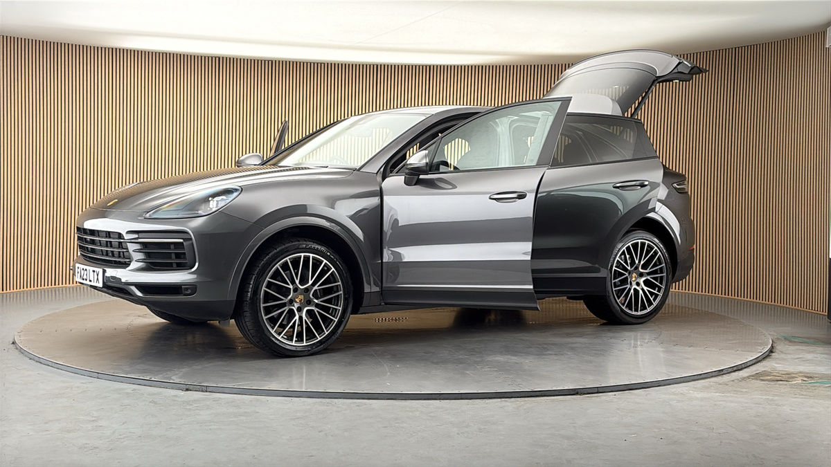 More views of Porsche Cayenne