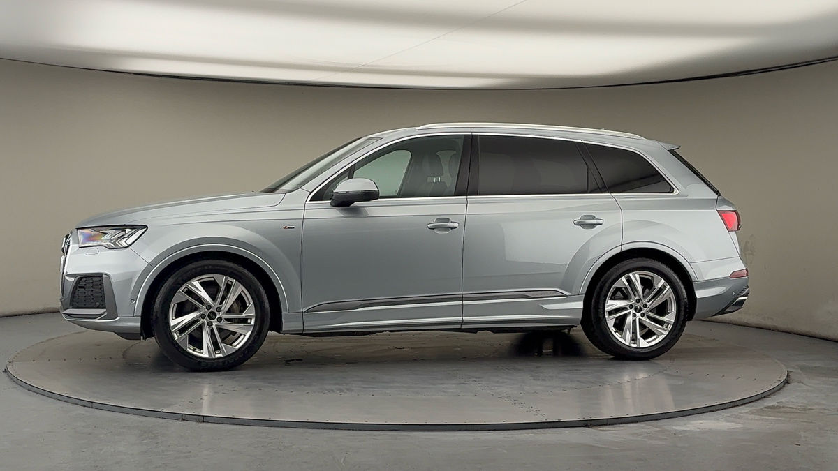 More views of Audi Q7