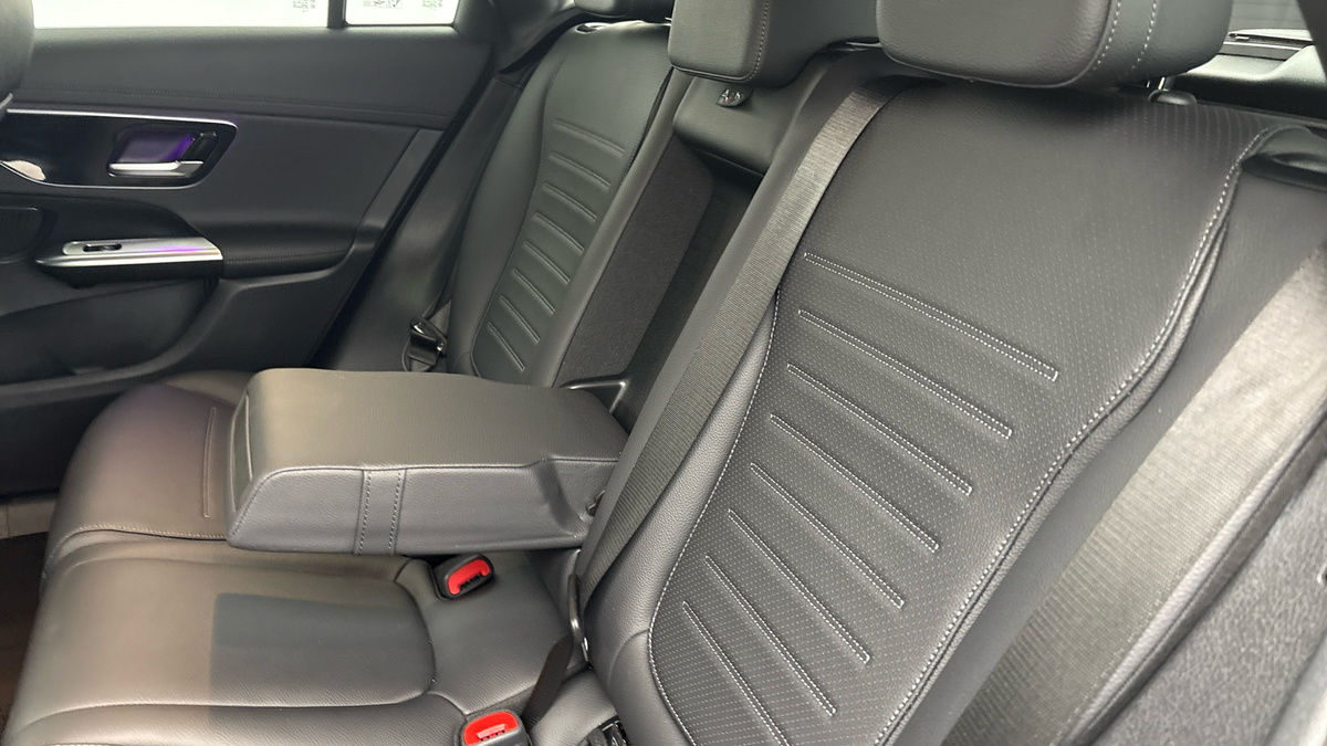 Mercedes-Benz GLC Image 9