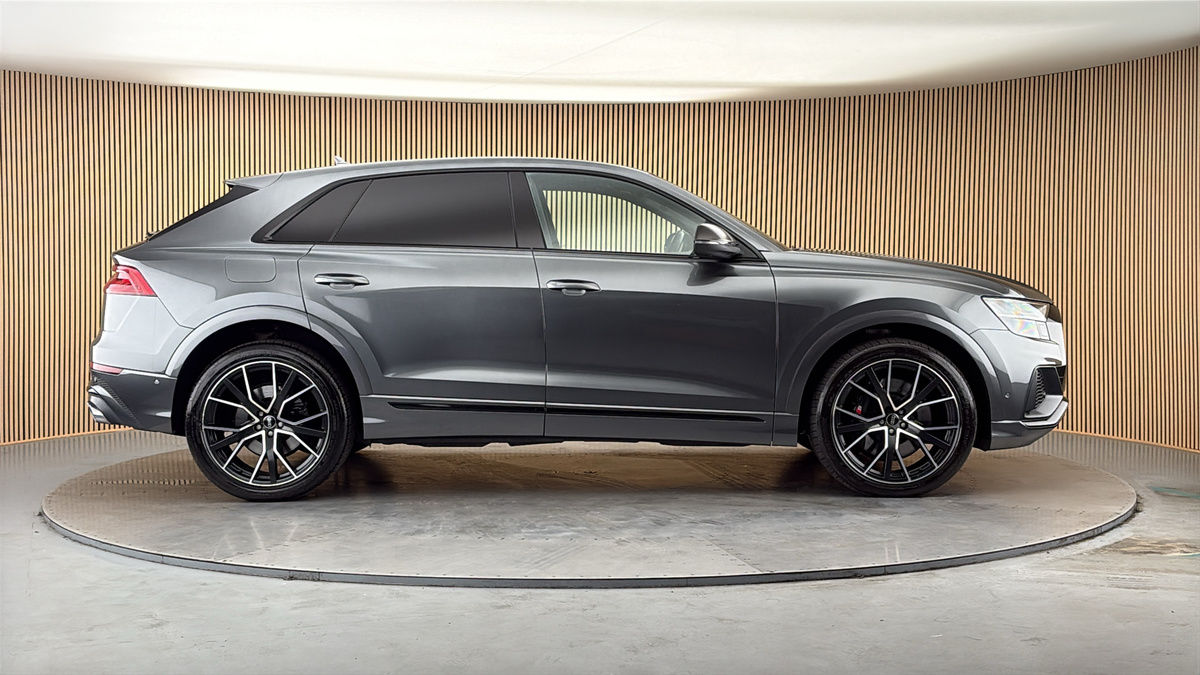 Audi SQ8 Image 16