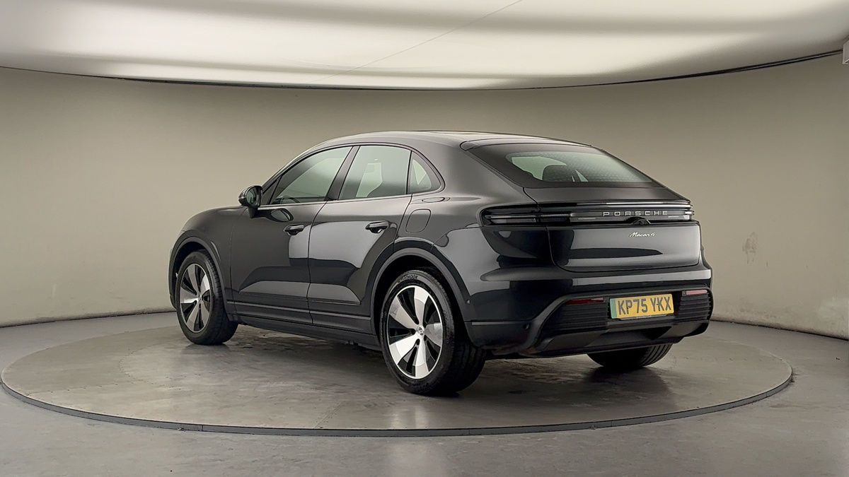 Porsche Macan Image 2