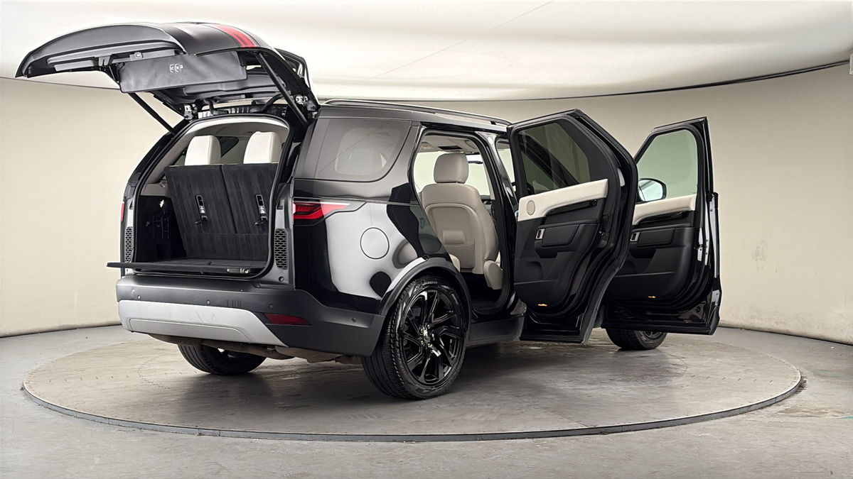 More views of Land Rover Discovery
