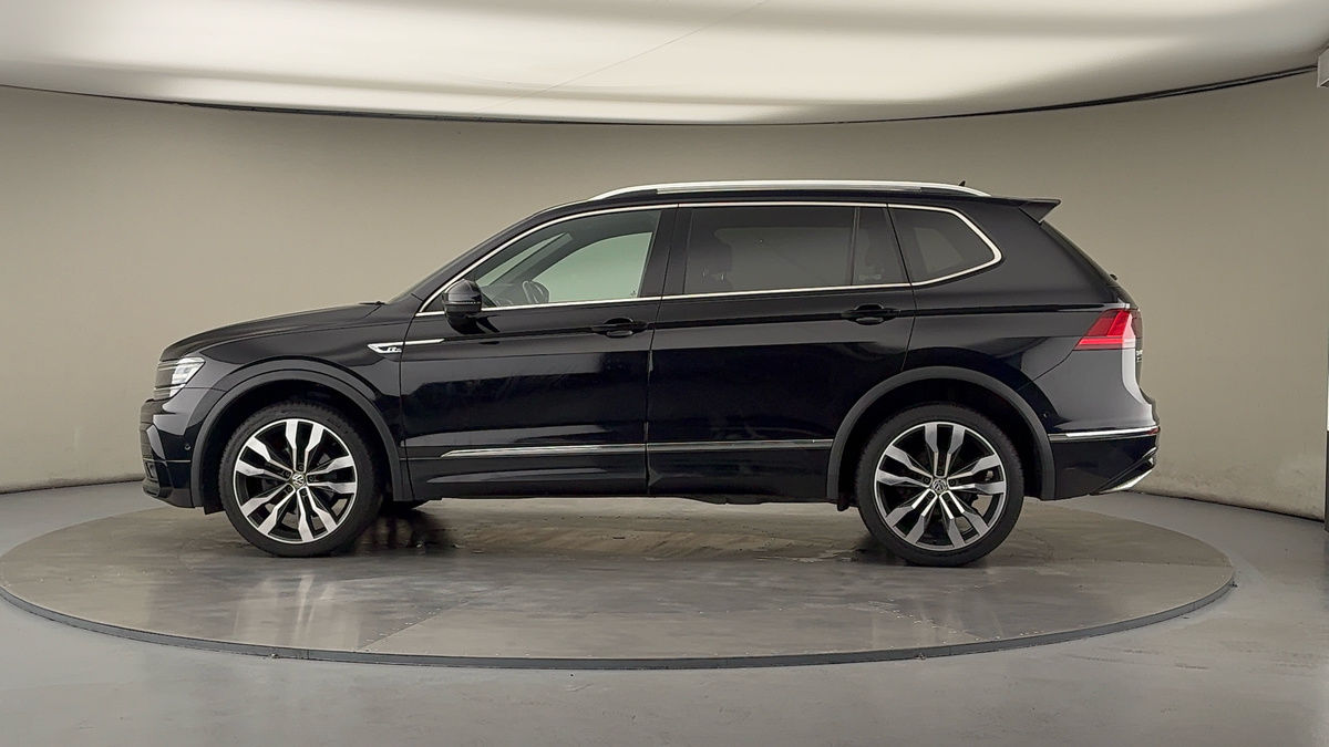 More views of Volkswagen Tiguan Allspace