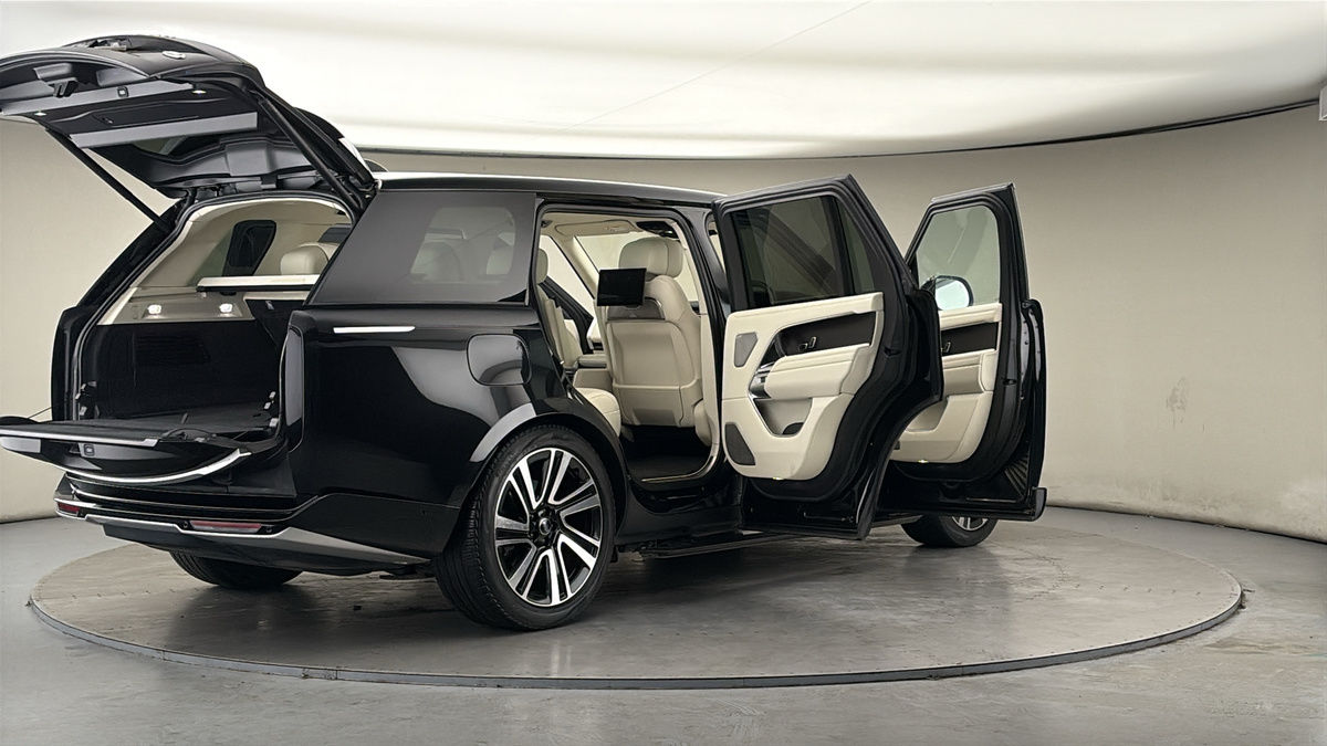 More views of Land Rover Range Rover