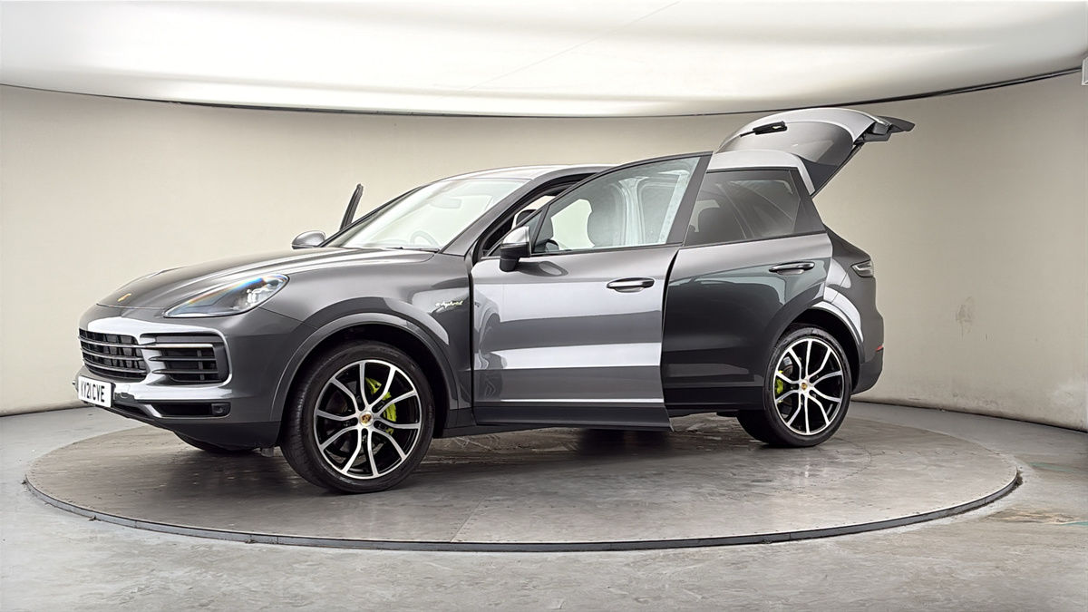 More views of Porsche Cayenne