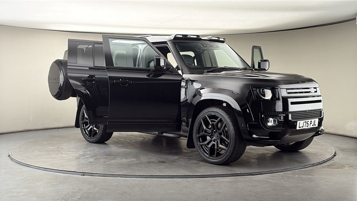 More views of Land Rover Defender 110