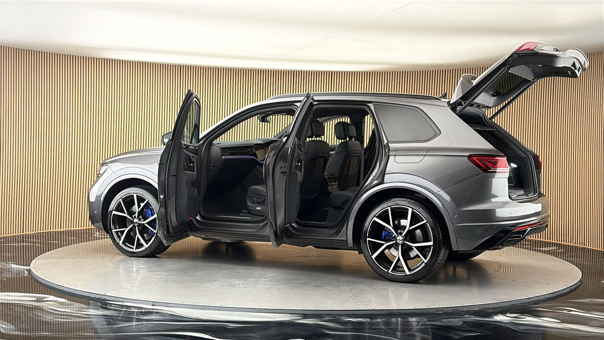 More views of Volkswagen Touareg