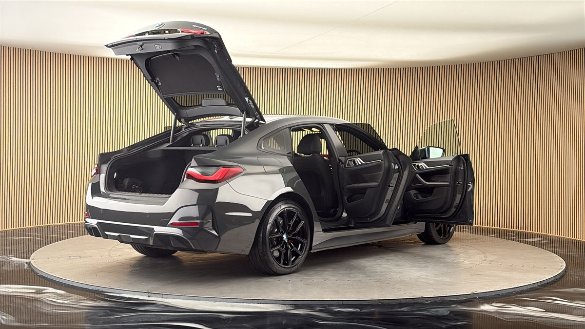 More views of BMW i4