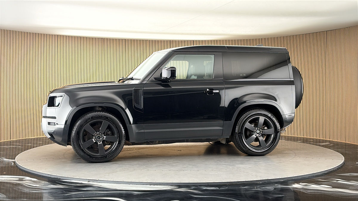 More views of Land Rover Defender 90