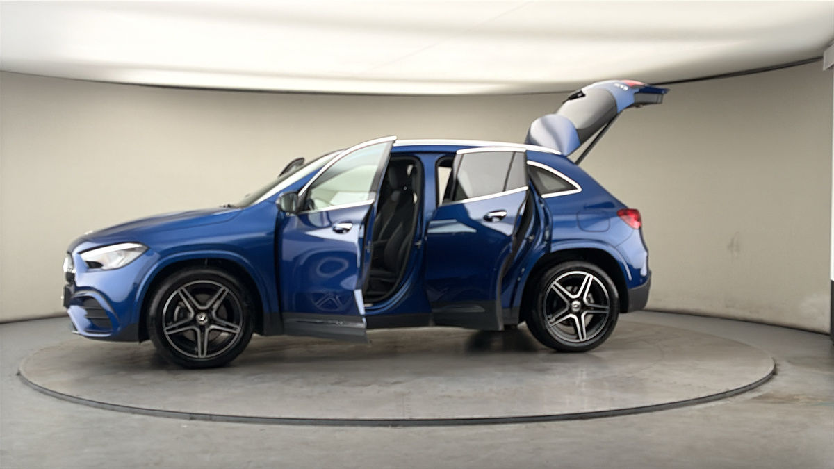 More views of Mercedes-Benz GLA