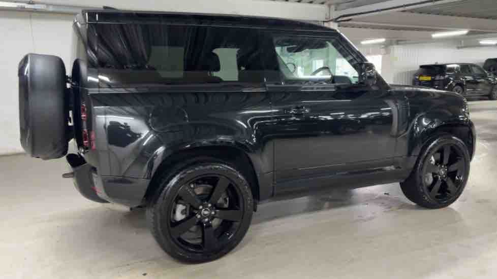 More views of Land Rover Defender 90