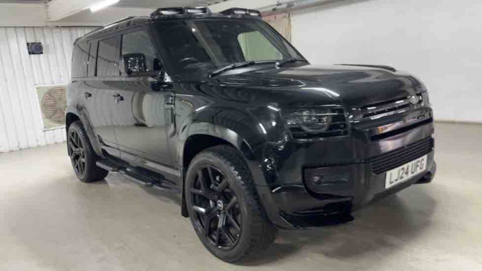 More views of Land Rover Defender 110