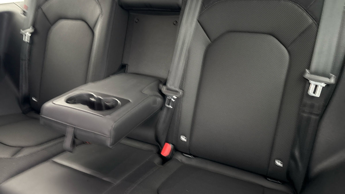 Land Rover Defender 90 Image 9