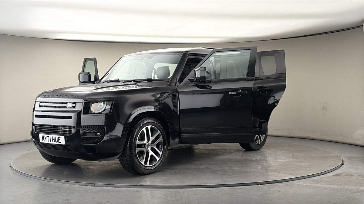 More views of Land Rover Defender 110