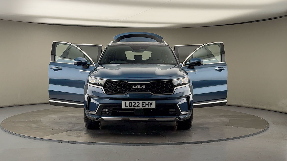 More views of Kia Sorento