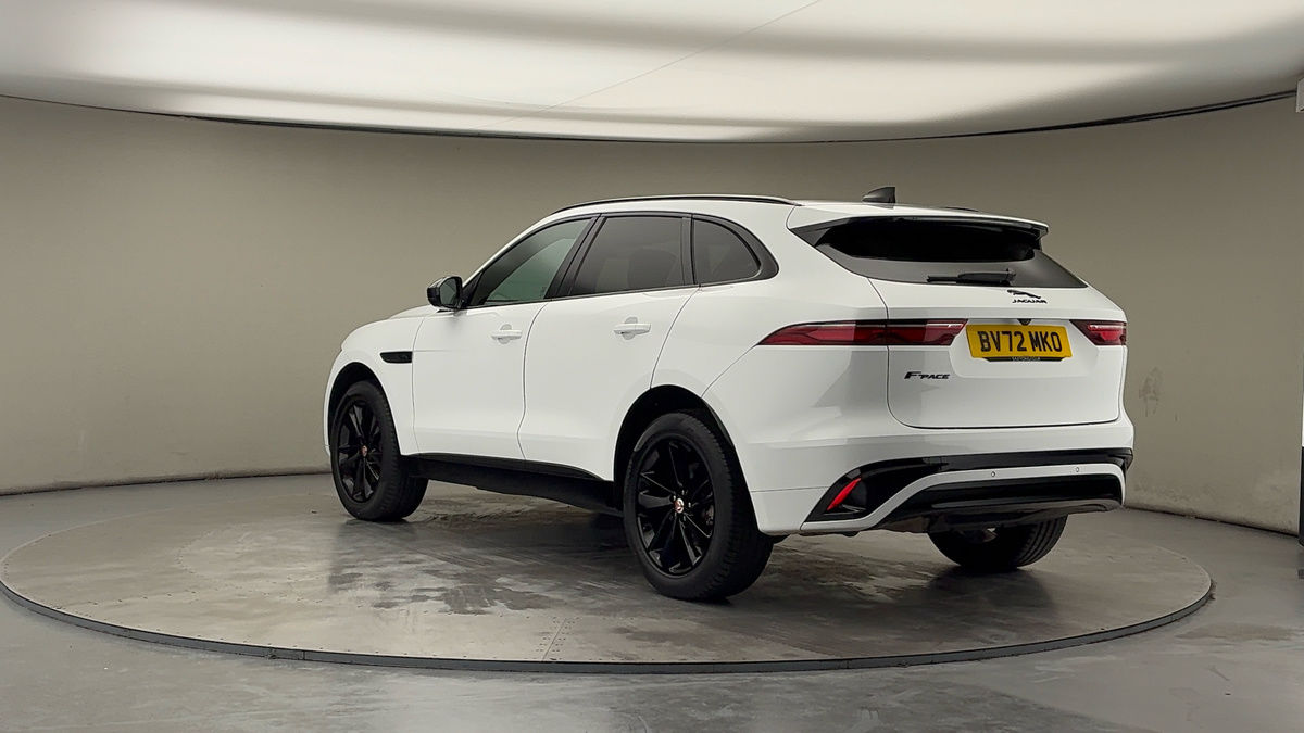 Jaguar F-PACE Image 2