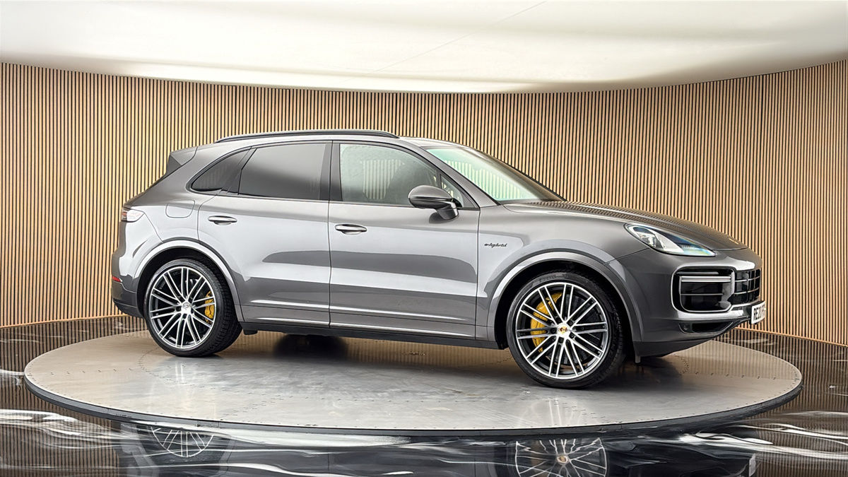 More views of Porsche Cayenne