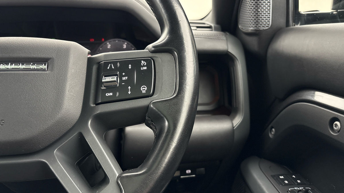 Land Rover Defender 110 Urban Image 14