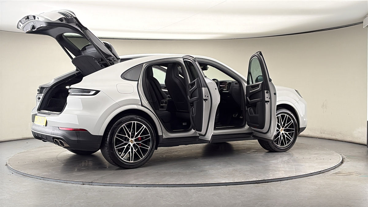 More views of Porsche Cayenne