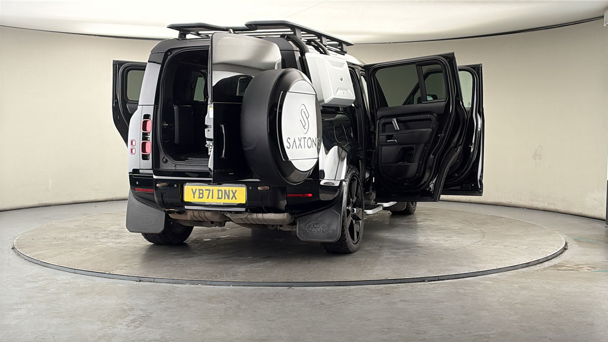 More views of Land Rover Defender 110
