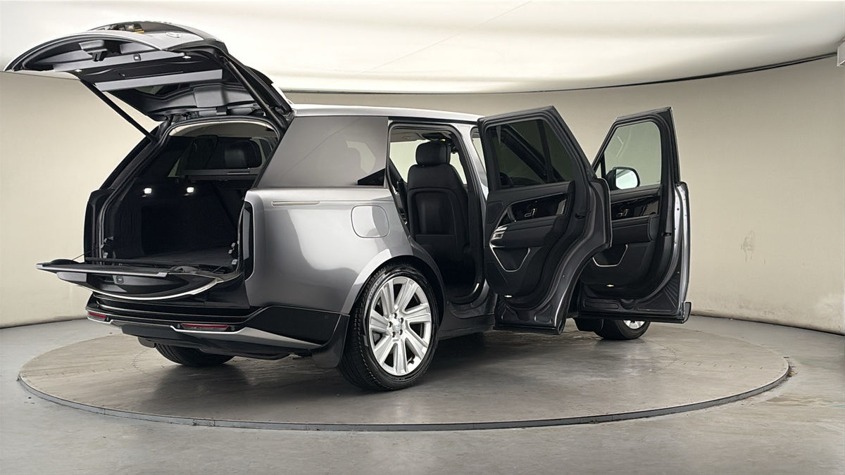 More views of Land Rover Range Rover