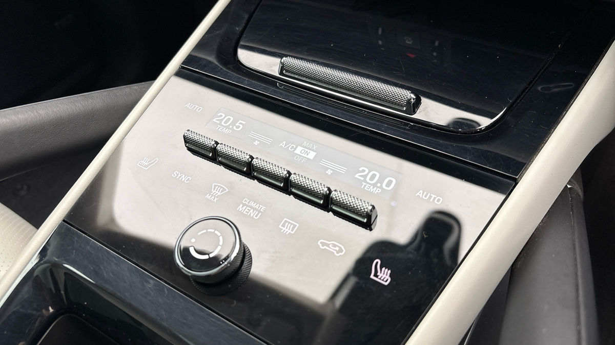 Porsche Cayenne Image 33