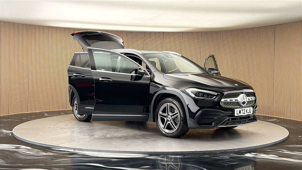 More views of Mercedes-Benz GLA