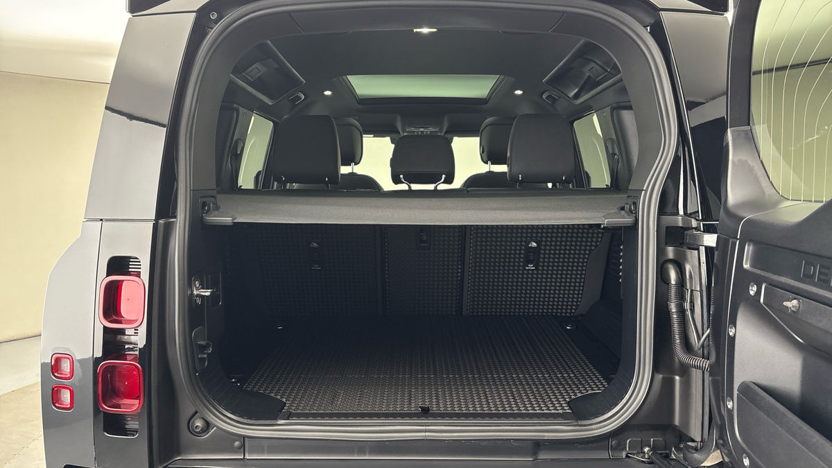 Land Rover Defender 110 Urban Image 11