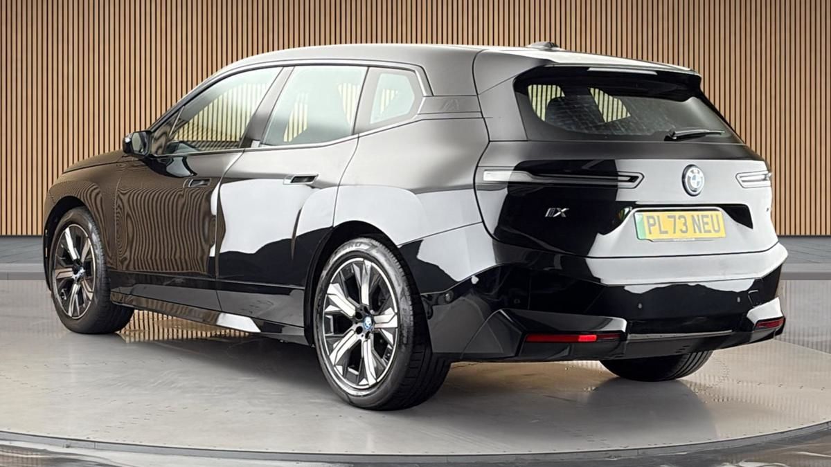 BMW iX Image 2