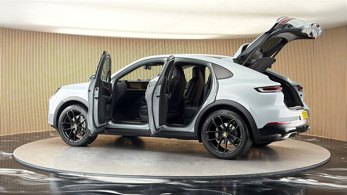 More views of Porsche Cayenne