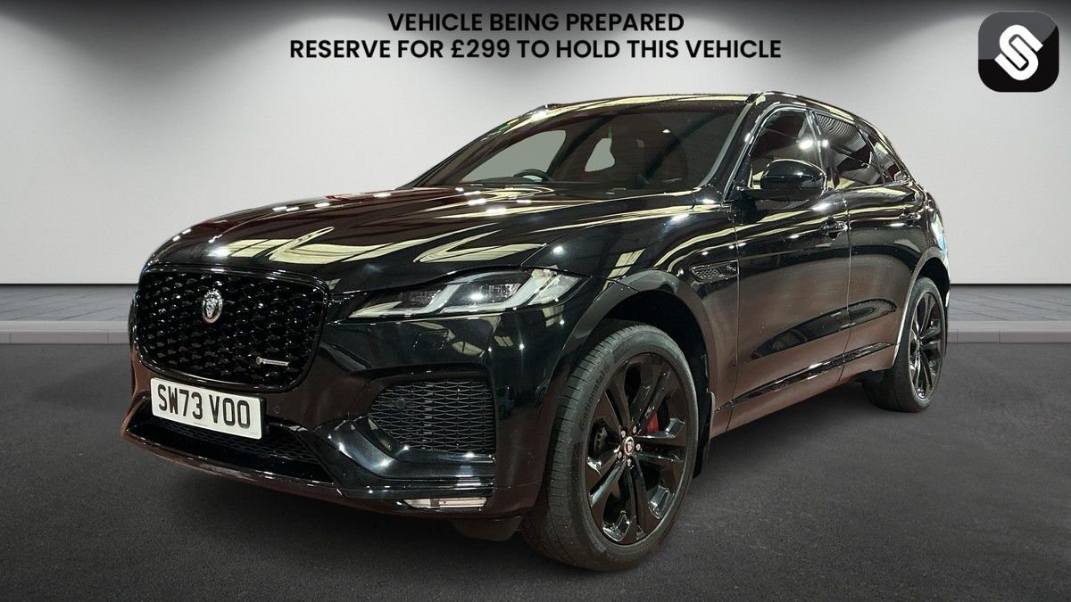 Jaguar F-PACE Image 2