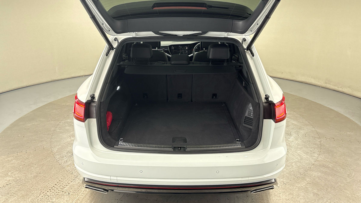 Volkswagen Touareg Image 11