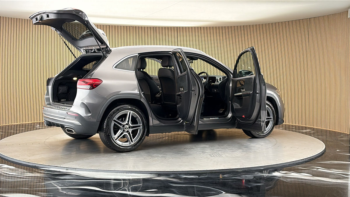 More views of Mercedes-Benz GLA