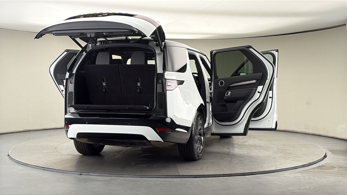 More views of Land Rover Discovery