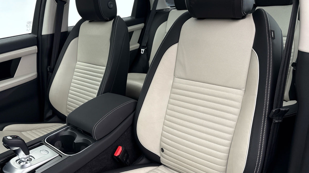 Land Rover Discovery Sport Image 7