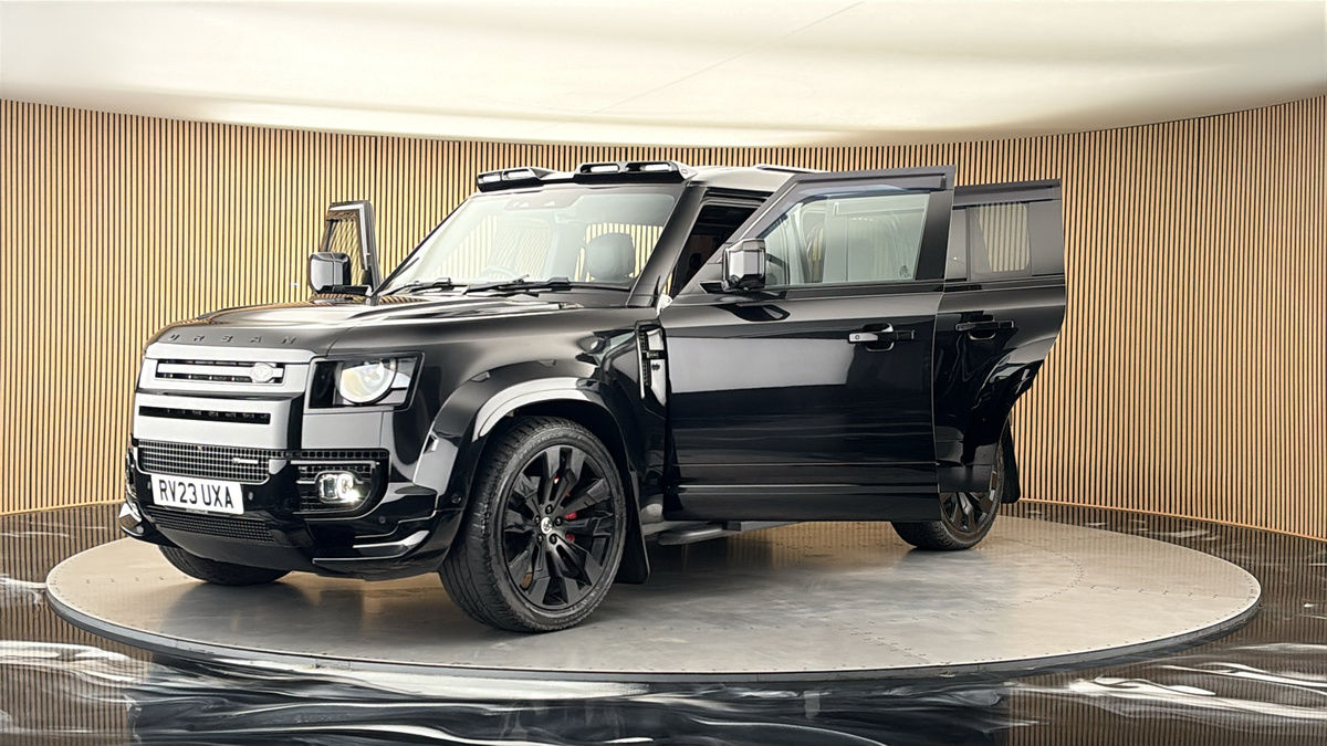 More views of Land Rover Defender 110
