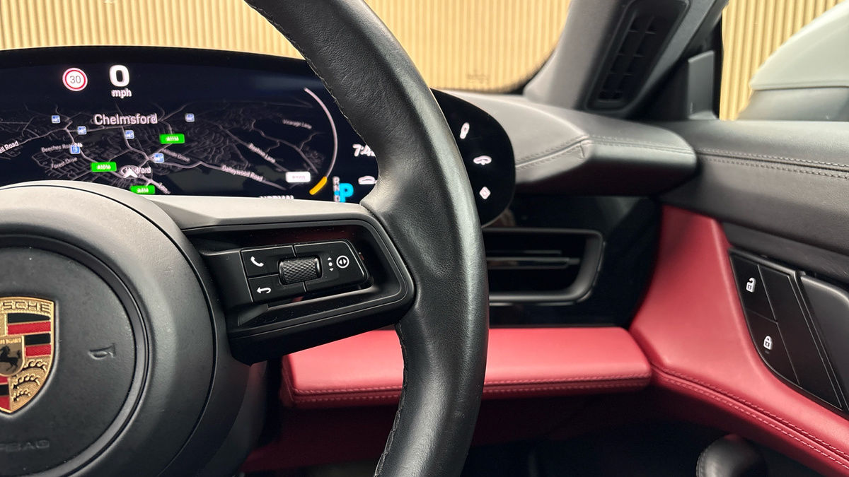 Porsche Taycan Image 14