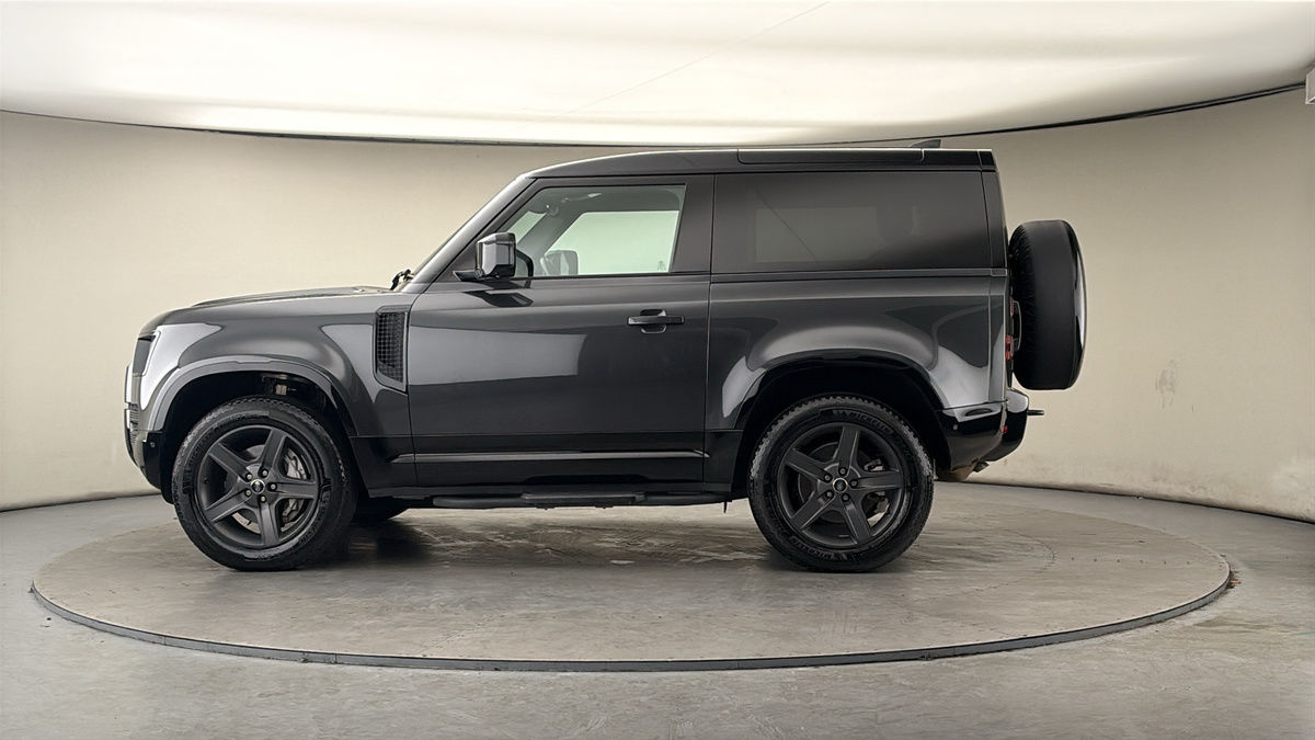 More views of Land Rover Defender 90